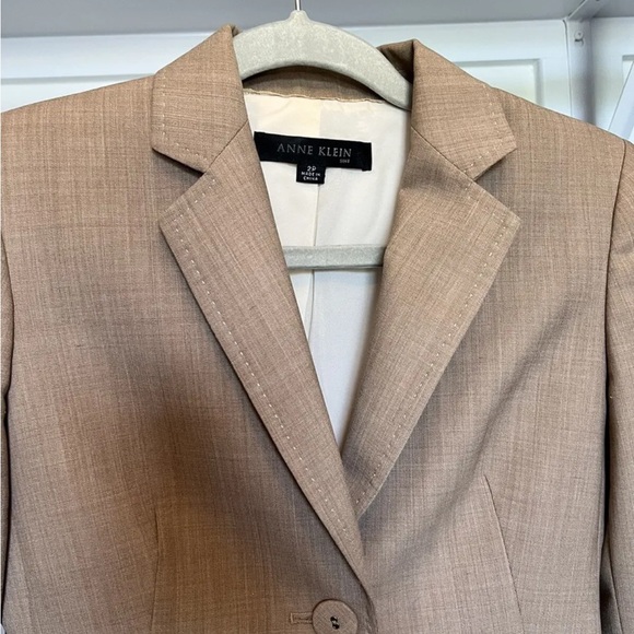 ANNE KLEIN Creme Tan Suit Jacket Womens Petites SIZE 2P One Button - Picture 4 of 4